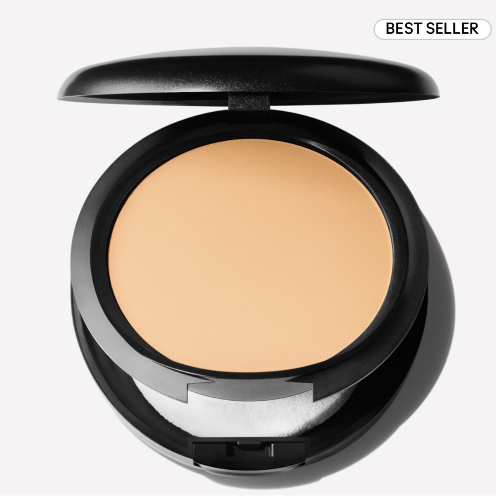 List 1 -MAC- NC30 Foundation 12-hour, medium-2-full coverage, and controls oil. - Picture 3 of 5